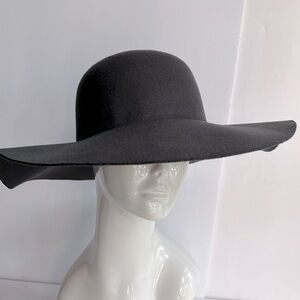 Gray Felt Hat Dark Olive Green